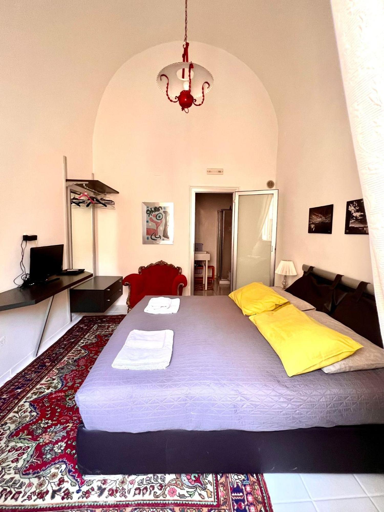 Saint Patrick Guest House Barletta Eksteriør billede